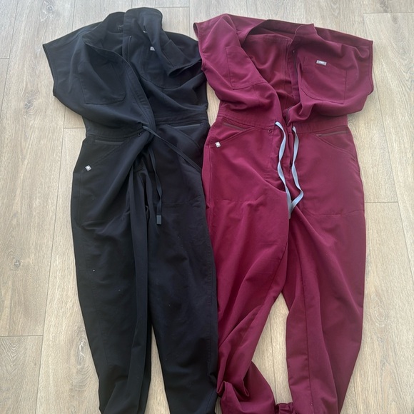 Figs Pants - Figs scrub suit size medium burgundy